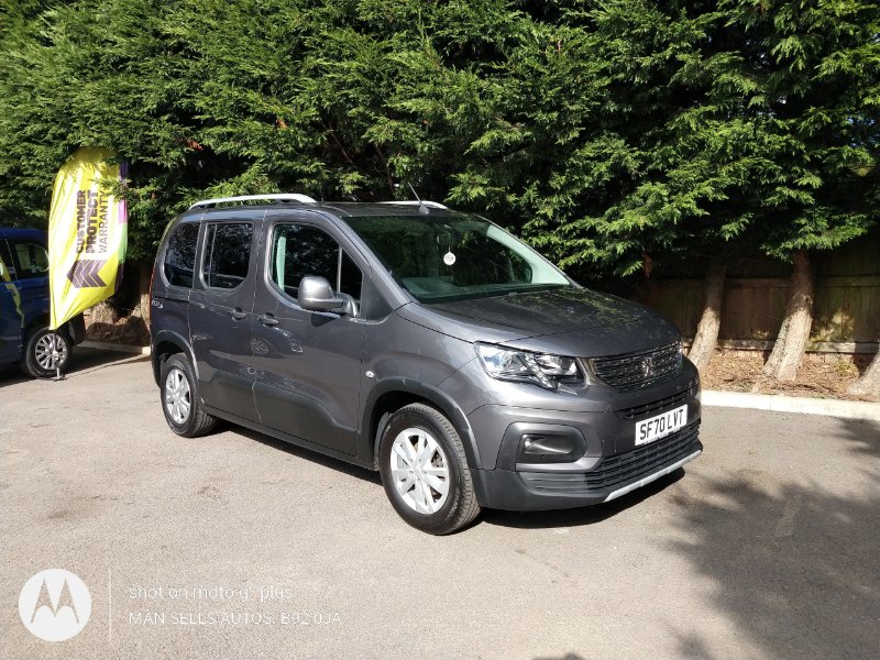 Man Sells Autos Wheelchair Accessible Rifter